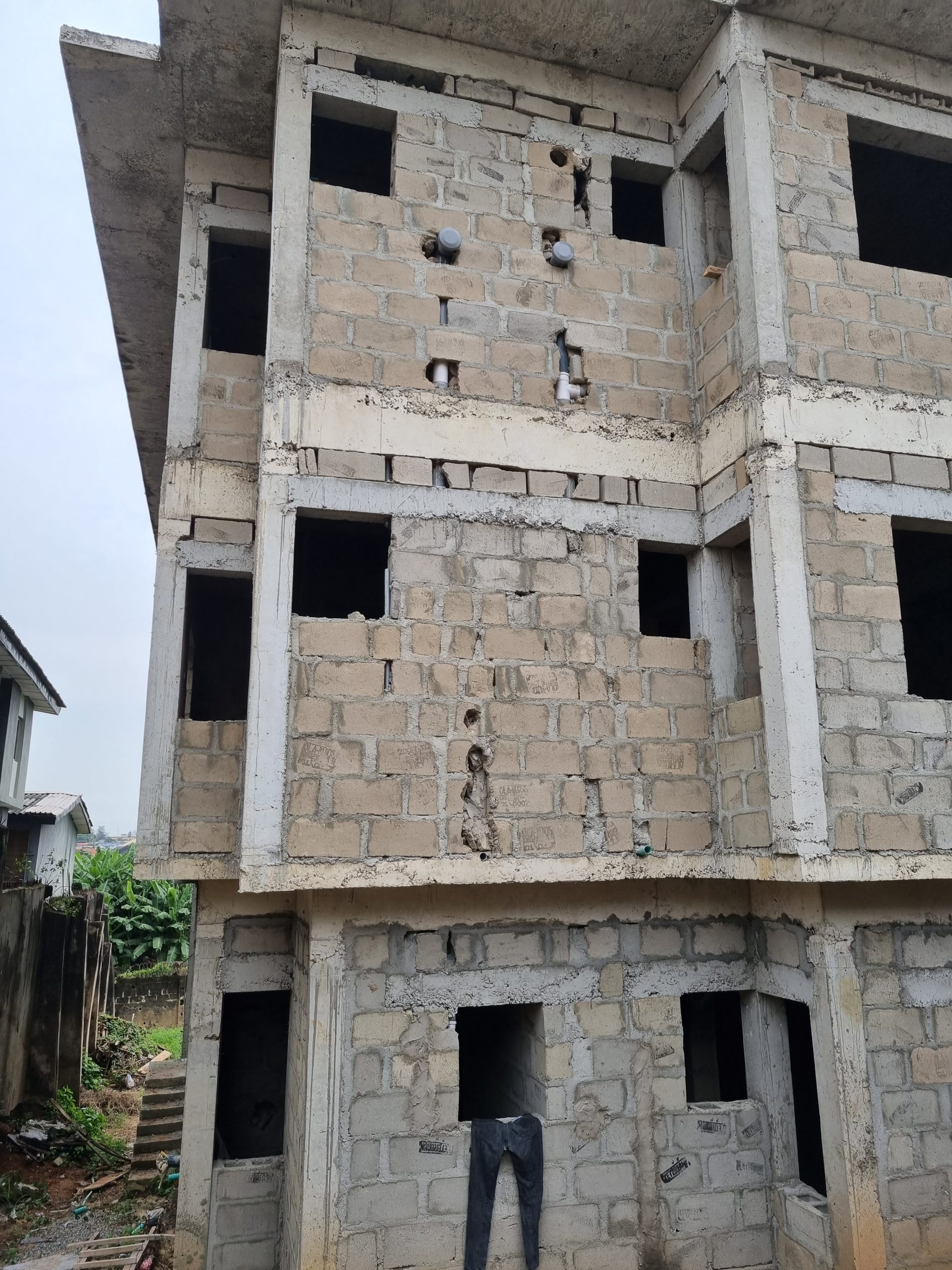 Setting of Block of an ongoing Luxury Multifloors Apartment Building at Onamila Cresent,Ikeja, Lagos,Nigeria